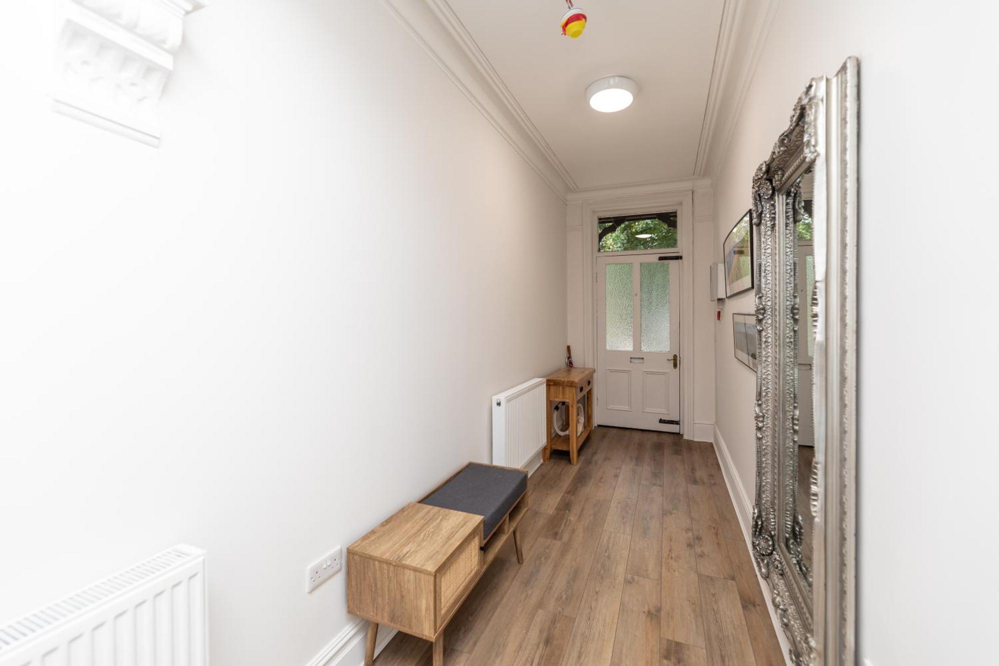 Stylish & Cosy 2-Bed Apartment In Vibrant Oakwood! Leeds  Exterior photo