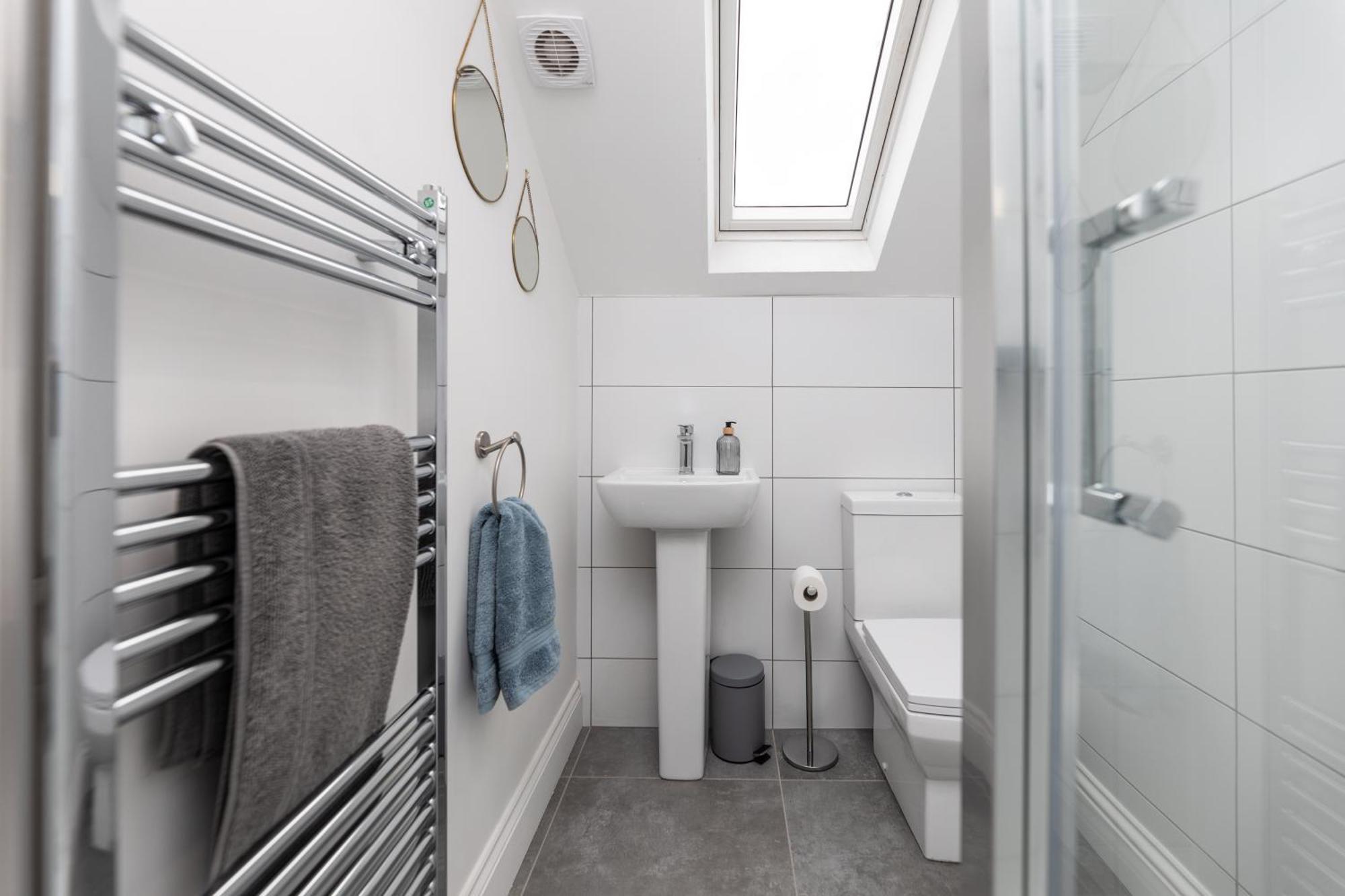 Stylish & Cosy 2-Bed Apartment In Vibrant Oakwood! Leeds  Exterior photo